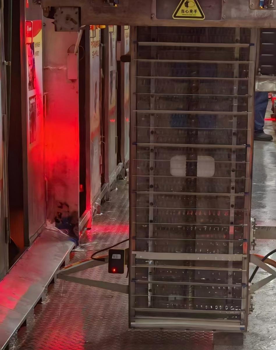 LMA-81G 毫米波雷达安装位置(机械手前进方向)
